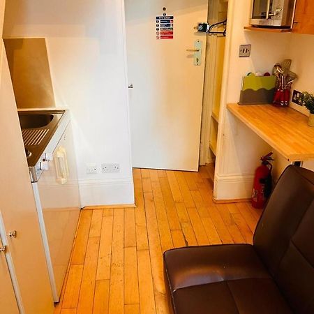 F10- Mezzanine 1St Floor Flat Fits 3 Near Paddington Apartman London Kültér fotó