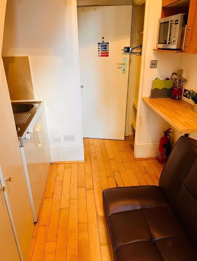 F10- Mezzanine 1St Floor Flat Fits 3 Near Paddington Apartman London Kültér fotó