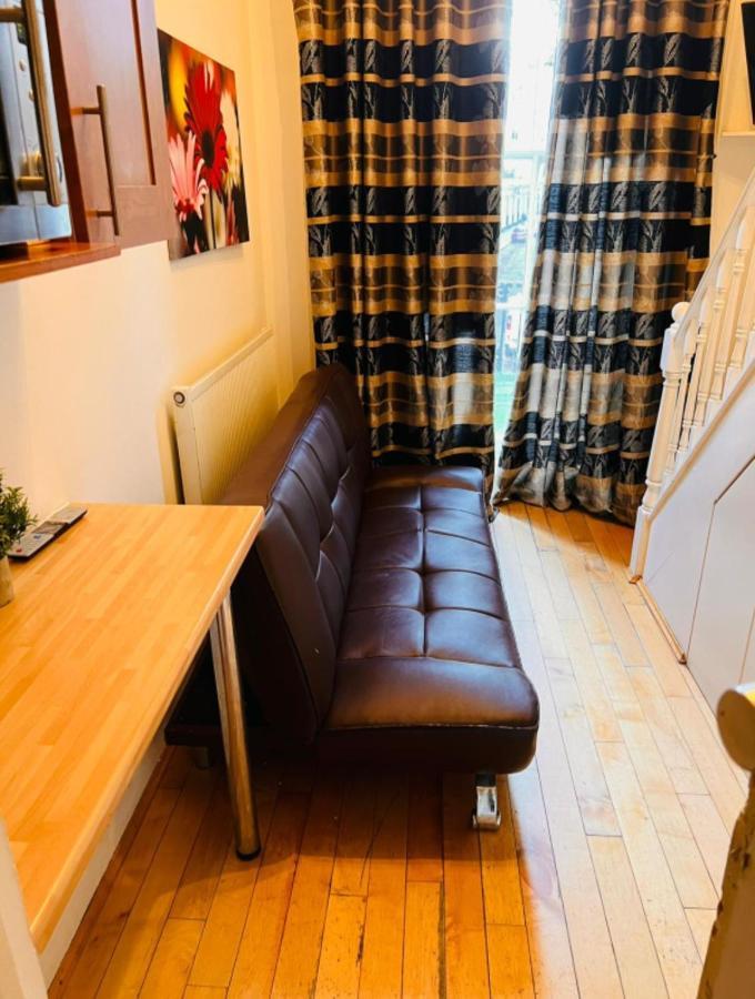 F10- Mezzanine 1St Floor Flat Fits 3 Near Paddington Apartman London Kültér fotó